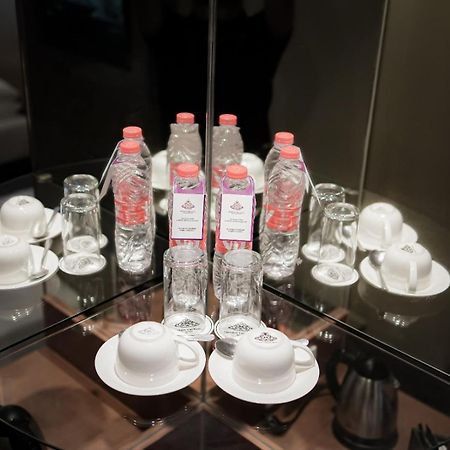 Crown Victoria Hotel Tulungagung Luaran gambar