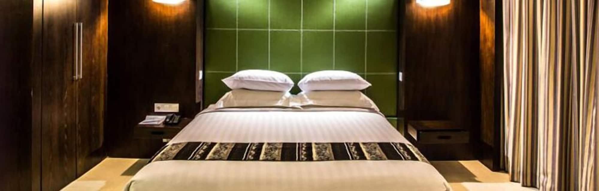 Crown Victoria Hotel Tulungagung Luaran gambar