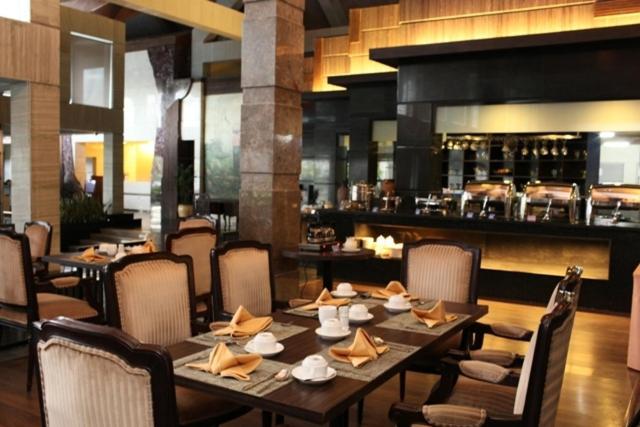 Crown Victoria Hotel Tulungagung Luaran gambar