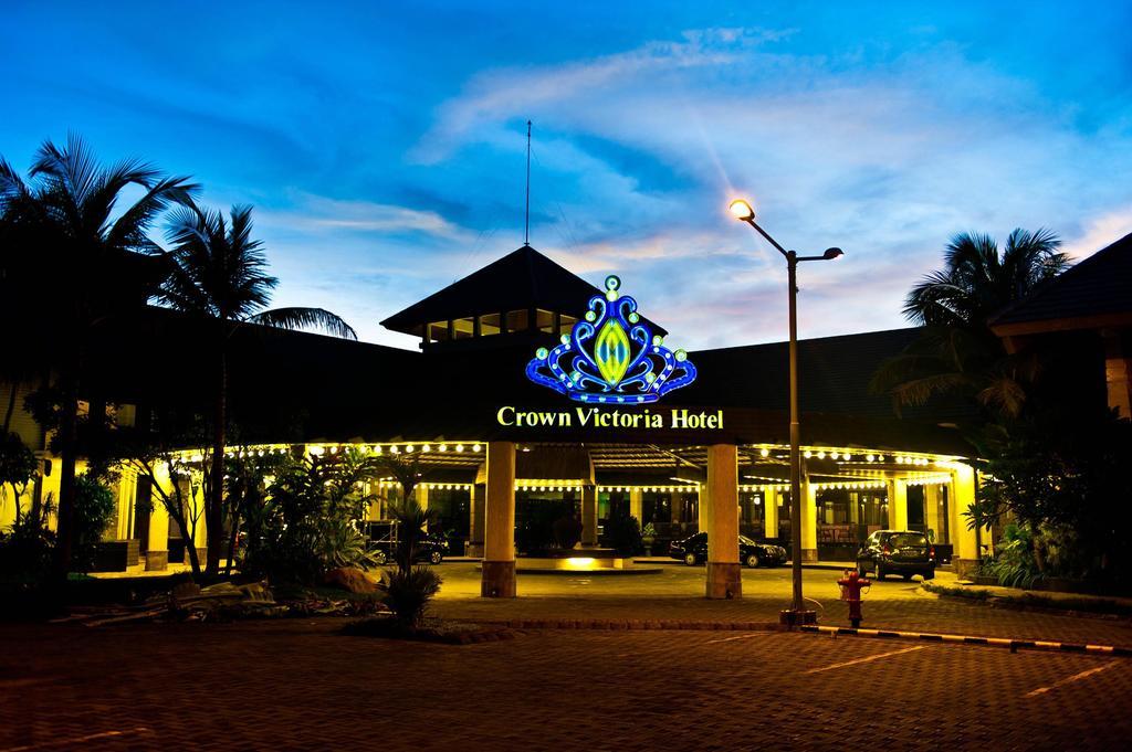 Crown Victoria Hotel Tulungagung Luaran gambar