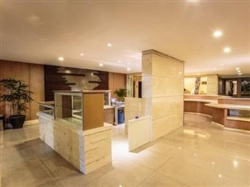 Crown Victoria Hotel Tulungagung Luaran gambar