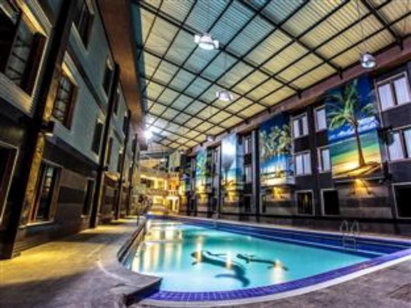 Crown Victoria Hotel Tulungagung Luaran gambar
